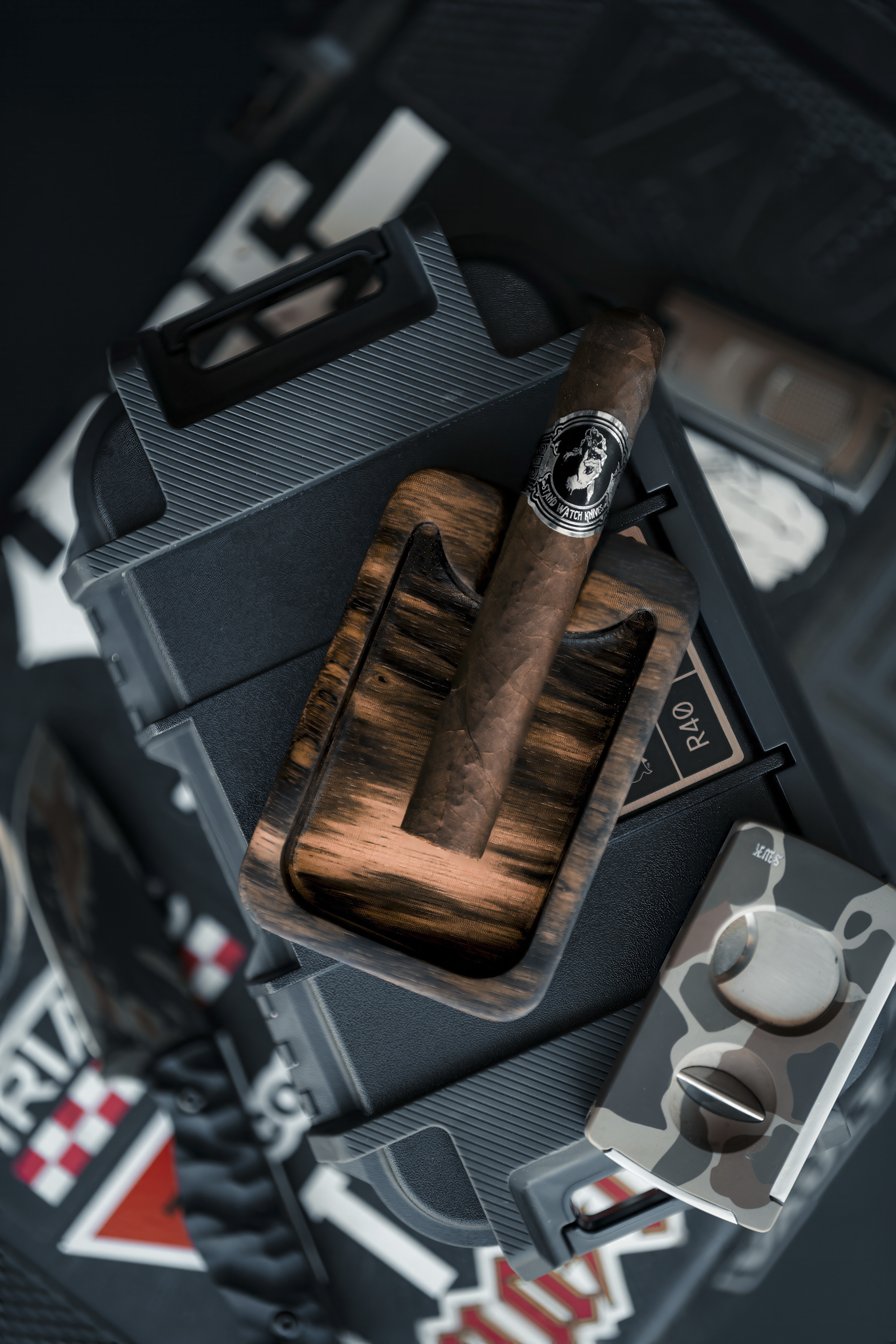 Stand Watch Knives × Tenebrous Dagger Hand Robusto